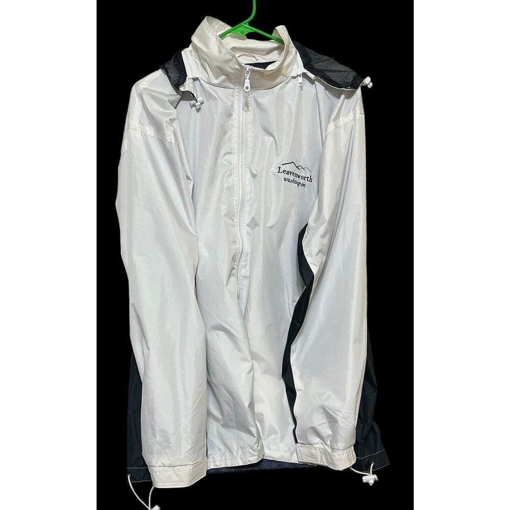 Cheneral Leavenworth WA Woman’s White/ Blue Light Weight Hooded‎ Jacket Size L